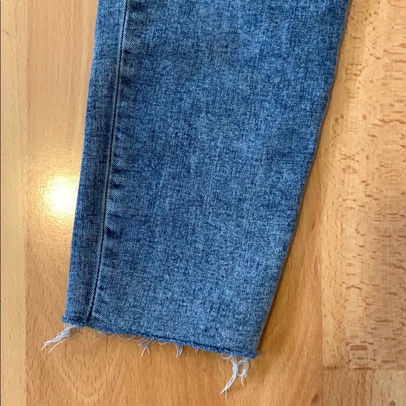 H&M blue Jeans ripped at bottom - Picture 3 of 6